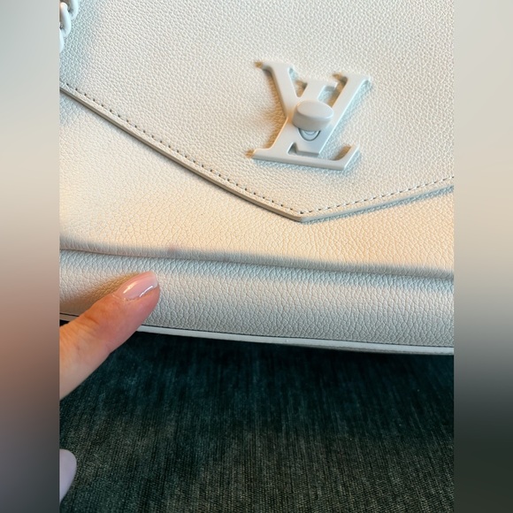 My lock me chain bag in WHITE - Picture 16 of 16